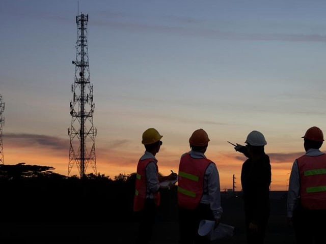 ¿Qué medidas preventivas se deben tener en cuenta en las instalaciones de telecomunicaciones?